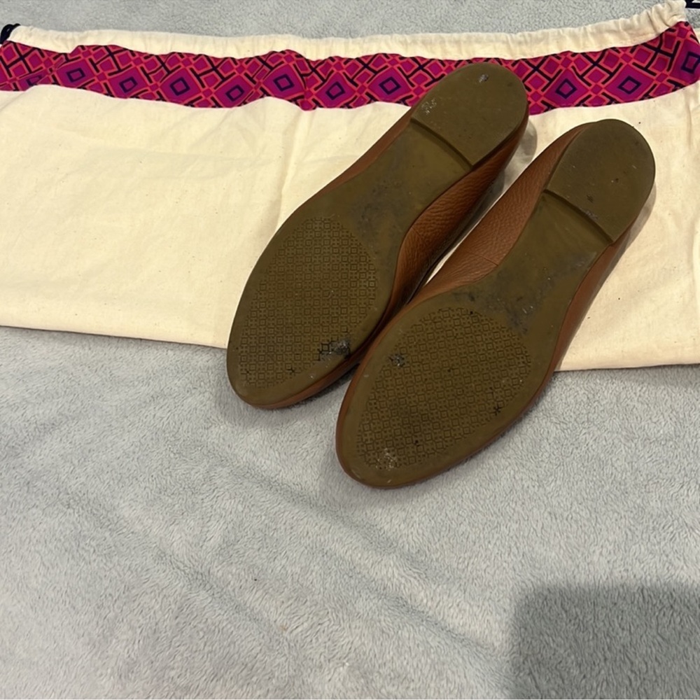 Tory Burch Tan Ballet Flats with Gold Logo - Picture 3 of 5
